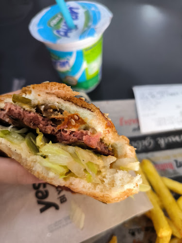 Opinii despre Yesen Burger Gaziosmanpaşa în Gaziosmanpaşa - Gastronomi ve konaklama