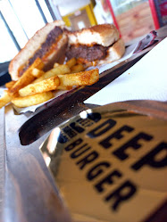 DEEP BURGER