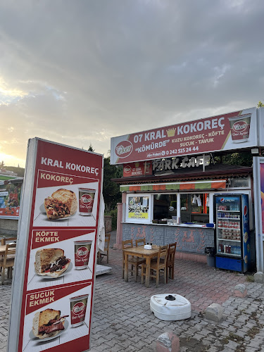 07 Kral Kokoreç & Park Cafe