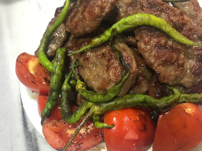 Kırcaoğulları Akhisar Kasap Köfte - Gastronomi ve konaklama