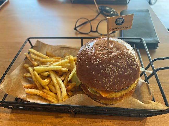 Cafe 85 Burger