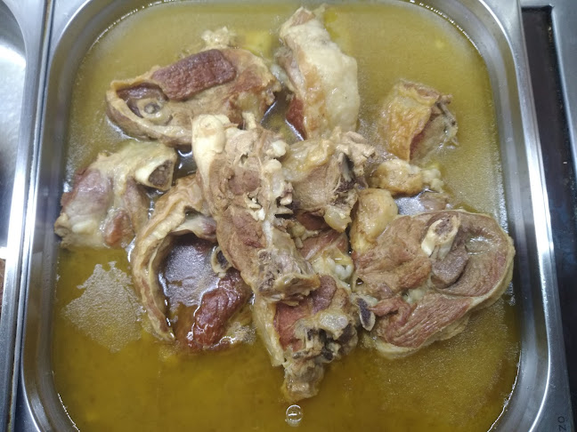 Edremitli Meşhur Kemal Ustanın Yeri - Gastronomi ve konaklama