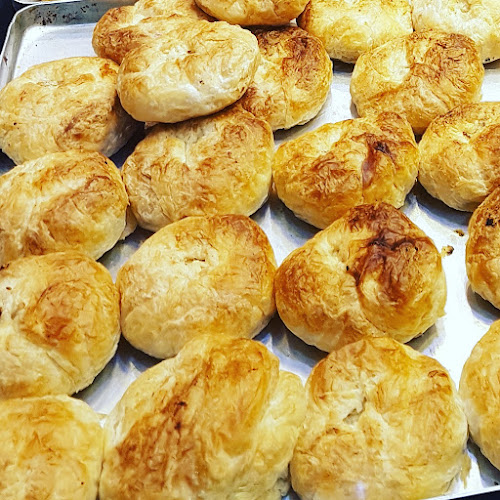 Opinii despre Yörem Ev Börekleri în Konak - Gastronomi ve konaklama