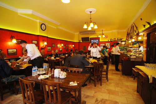 Ayvalık Paşa Çorba ve zeytinyagli ev yemekleri salonu - Gastronomi ve konaklama