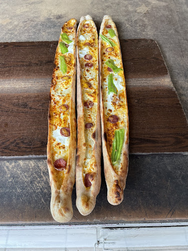 Opinii despre Menekşe 2 Pide Firini în Kırşehir Merkez - Gastronomi ve konaklama