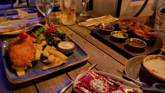 CENTRAL CAFE RESTAURANT, Cumhuriyet, Atatürk Cd. no:64/B, 48300 Fethiye/Muğla