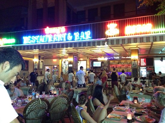 Izzy's Restaurant Cafe & Bar - Alanya