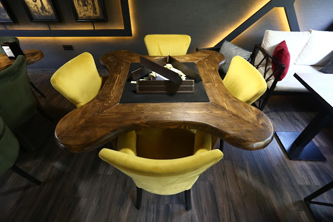 Reina Bi Lounge - Gastronomi ve konaklama