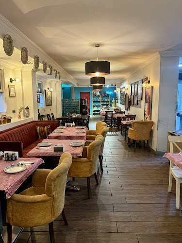 Cihangir, Bakraç Sk. No: 34 A D:B, 34433 Beyoğlu/İstanbul