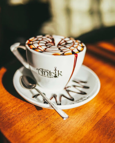 Opinii despre Fatih Antik Cafe în Fatih - Gastronomi ve konaklama