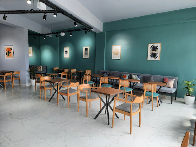 Fresco Cafe & Bakery