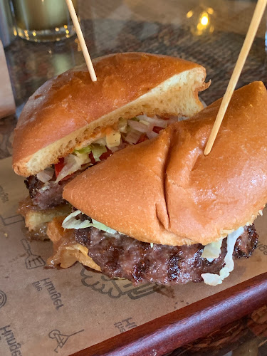 The Hunger Kıyı İstanbul - Gastronomi ve konaklama