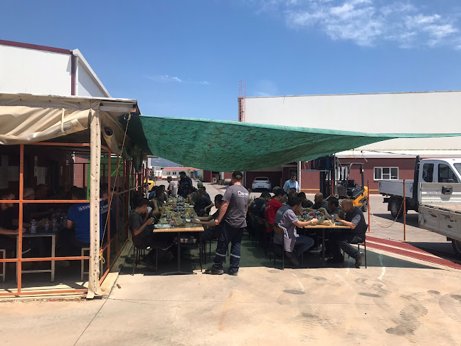 Kırcaoğulları Akhisar Kasap Köfte - Gastronomi ve konaklama