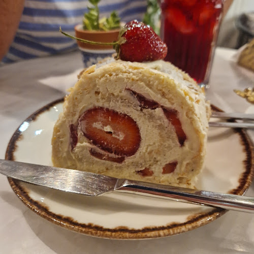 Opinii despre Emy's Cake and Coffee în Marmaris - Gastronomi ve konaklama