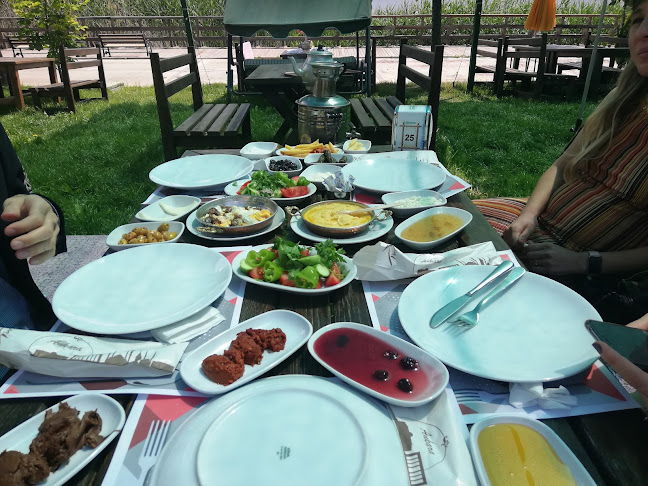 Opinii despre Kervansaray CAFE Mogan GÖLÜ(Karadeniz sofrası) în Ankara - Gastronomi ve konaklama