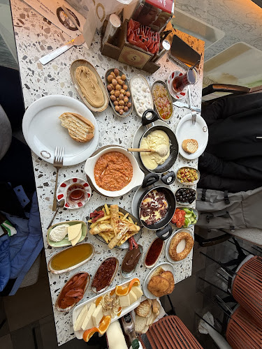 Alsancak, Atatürk Cd. No: 124/B, 35210 Konak/İzmir