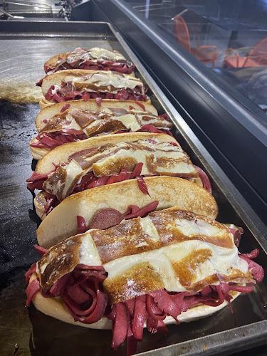 Sade’ce kumru sandviç - Gastronomi ve konaklama