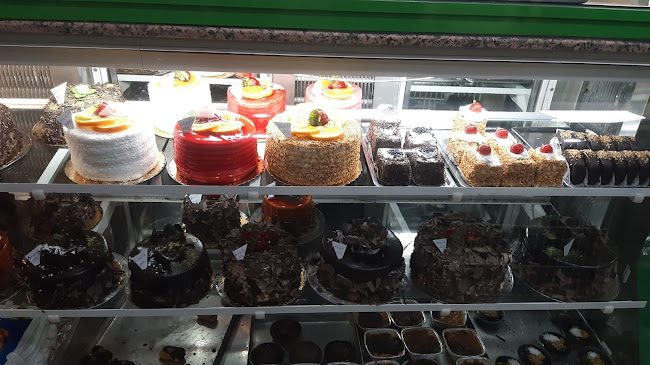 Opinii despre İkizler Pastanesi în İzmir - Gastronomi ve konaklama