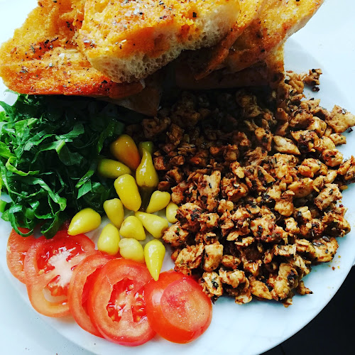 Opinii despre VATAN DÖNER & TANTUNİ în Sarayönü - Gastronomi ve konaklama