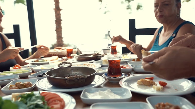 Opinii despre Great Bite Coffee & Bistro în Konyaaltı - Gastronomi ve konaklama