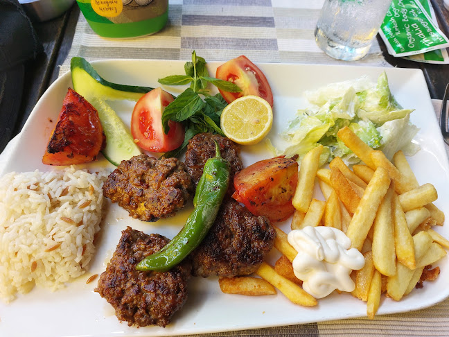 Istanbul Cafe Restaurant - Gastronomi ve konaklama