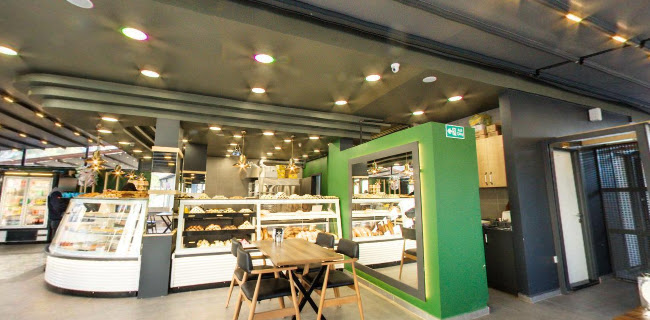 Opinii despre ACR Acarlar Unlu Mamülleri în İzmir - Gastronomi ve konaklama