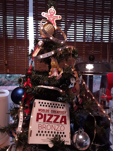 Bronzo Pizza - Gastronomi ve konaklama