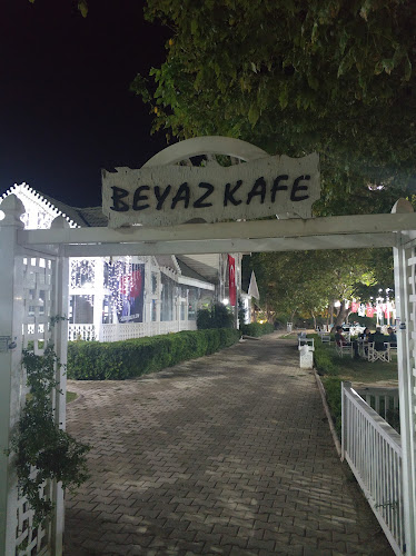 Beyaz Kafe - Gastronomi ve konaklama