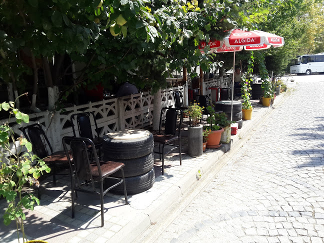 ERİKLİLİLER Kiraathanesi