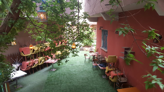 Cervantes Kitap Cafe - Gastronomi ve konaklama