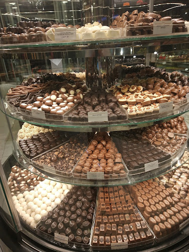 Lüks Pastanesi - Gastronomi ve konaklama