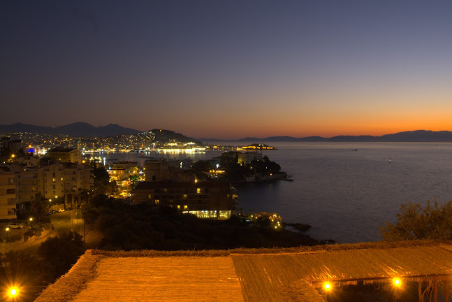 Opinii despre Gözleme Emine Baci'nin Yeri în Kuşadası - Gastronomi ve konaklama