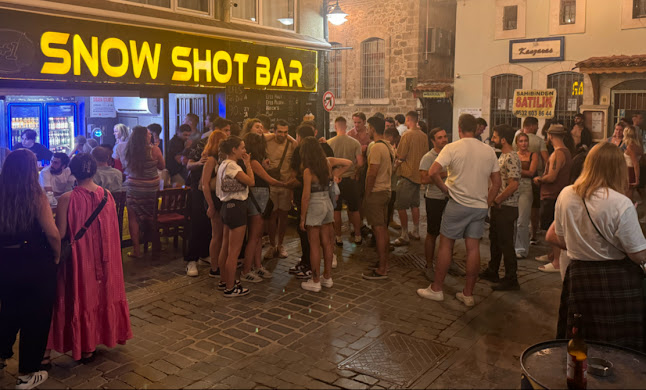 Opinii despre Snow Shot Bar în Muratpaşa - Gastronomi ve konaklama