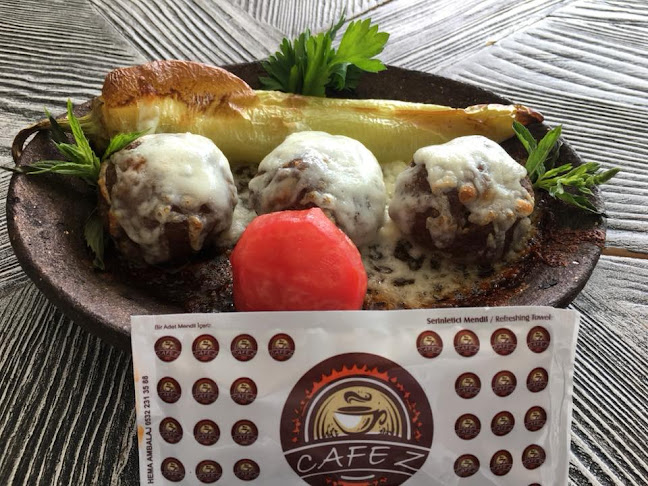 Cafe Z Bistro & Lounge - Gastronomi ve konaklama