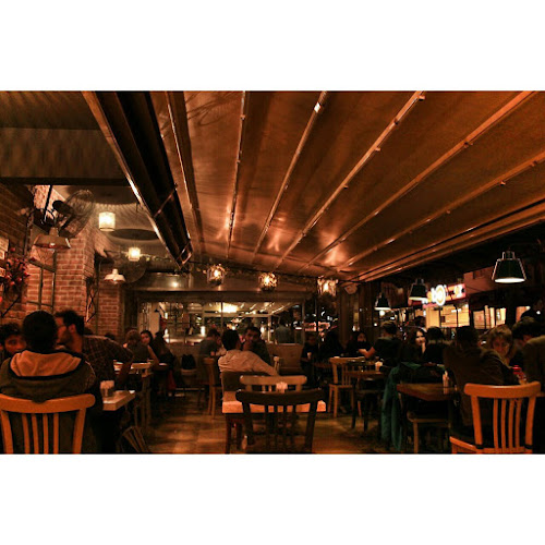 Cafe Rebel - Gastronomi ve konaklama