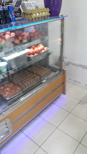 Opinii despre Köfteci İsmet Usta în Bayraklı - Gastronomi ve konaklama