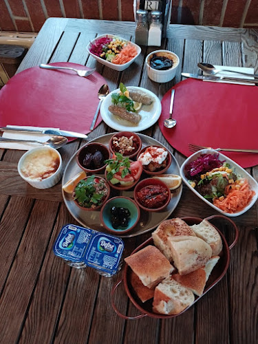 Taş Kafe - Gastronomi ve konaklama