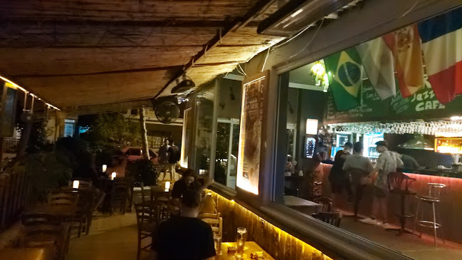 Opinii despre The Rock Cafe BAR în Edremit - Gastronomi ve konaklama