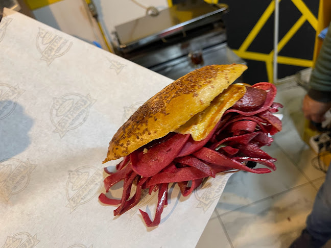 Opinii despre Karataş Kumru&Sandviç în Konak - Gastronomi ve konaklama