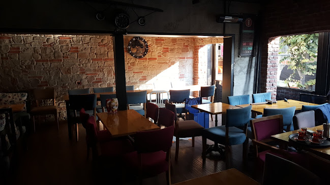 Opinii despre Life Station Cafe în Avcılar - Gastronomi ve konaklama