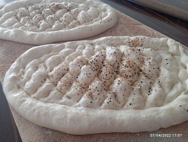 Opinii despre Ekmek Teknesi Unlu Mamülleri în Kovancılar - Gastronomi ve konaklama