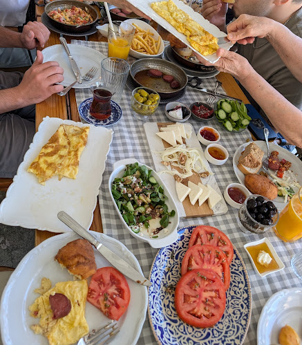 Kandemir Kafe Pasaport - Gastronomi ve konaklama