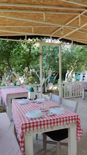 Opinii despre Kupula Bahçe Kahvaltı & Restaurant în Bodrum - Gastronomi ve konaklama