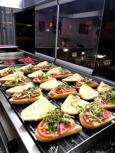 Opinii despre Şirinyer Sandwich Kumru în Buca - Gastronomi ve konaklama