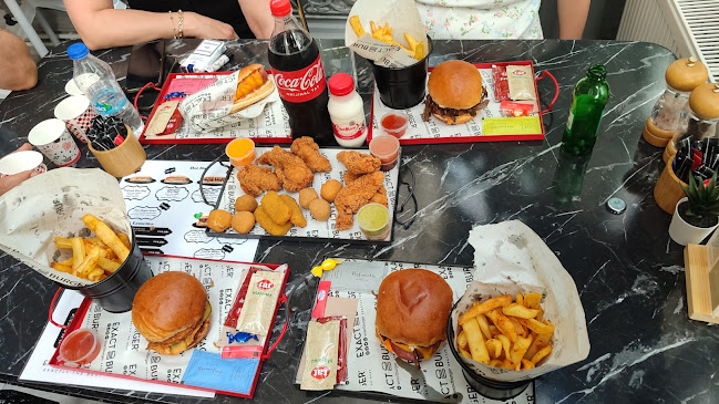 Opinii despre Exact Burger în Çankaya - Gastronomi ve konaklama