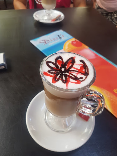 Opinii despre Izzy's Restaurant Cafe & Bar în Alanya - Gastronomi ve konaklama