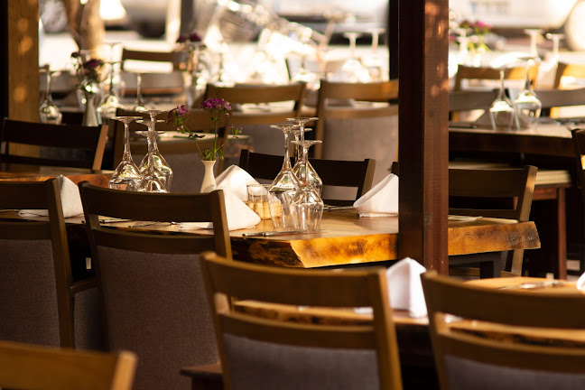 Emerald Garden Restaurant - Gastronomi ve konaklama