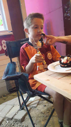 Opinii despre Zeyno Waffle în Büyükçekmece - Gastronomi ve konaklama