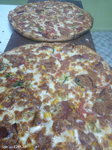 Opinii despre Özaydın pide pizza lahmacun salonu în Koçarlı - Gastronomi ve konaklama