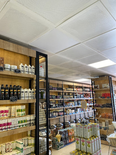 Opinii despre Ali Pekin Zeytin Zeytinyağı Satış Mağazası în Edremit - Gastronomi ve konaklama